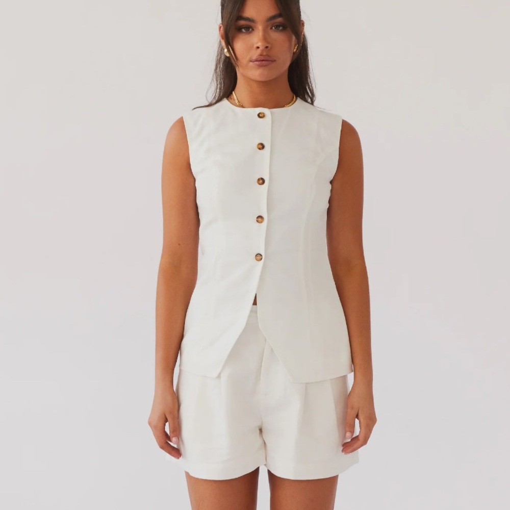 PepperMayo Born for Bordeaux White Linen Vest